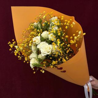 3 სპრეი ვარდი / 3 Spray Roses (ყვითელი შეფუთვა)