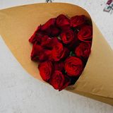 წითელი ვარდები ქაღალდში / Red rose in craft