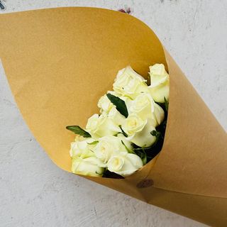  თეთრი ვარდები ქაღალდში / White roses in craft)