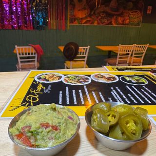 გვაკამოლე