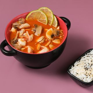 ტომიამი ზღვის პროდუქტებით და ბრინჯით