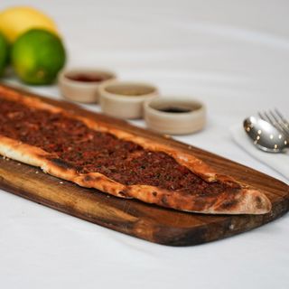 Kuşbaşı Kaşarlı Pide - Meat Pide 
