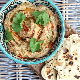 Babaganuş –Babaganoush (Smoked Eggplant Dip)