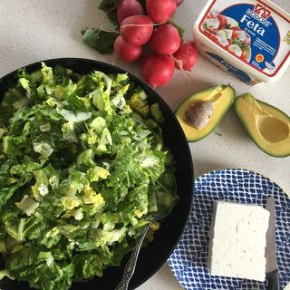 Zeytinyağlı Marul Salatası – Lettuce Salad with Olive Oil