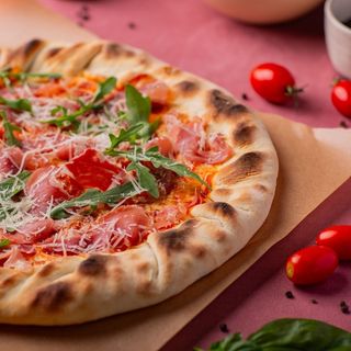 პიცა პროშუტო 33სმ(8 ნაჭერი)