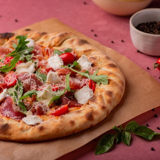 პიცა საფირმო ფორნო 33სმ(8 ნაჭერი)