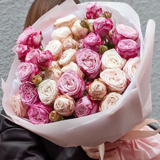 სპრეი ვარდების თაიგული ბომბასტიკი 1238