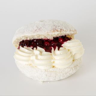შავი & წითელი მოცხარის ჩიზქეიქი/ Black and Red Currant Cheesecake