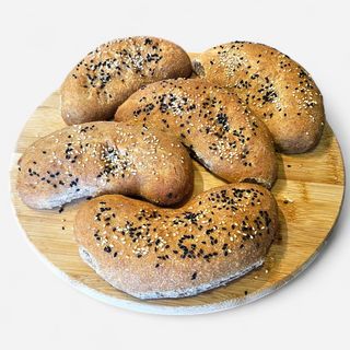 რუხი პური 1 ც