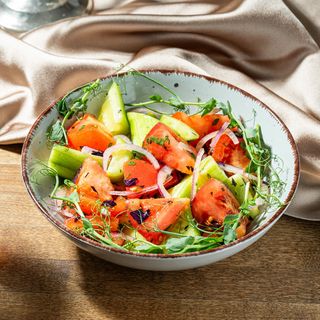 ქართული სალათი ვეტორიებით