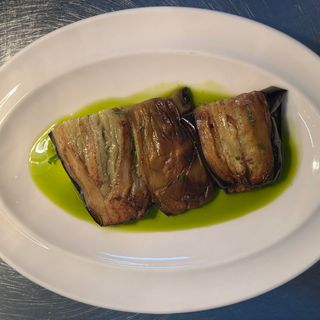 თბილი ბადრიჯანი ნივრით