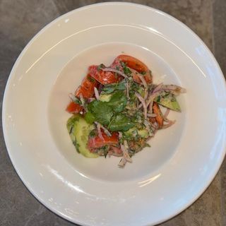 კიტრი პომიდორი ნიგვზით