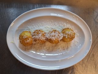 კარტოფილის ბურთულები სულგუნით