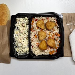 ბრინჯი ბოსტნეულით ლანჩ-ბოქსი