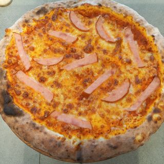 პიცა ლორით with ham