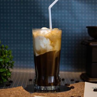 ფრედო ესპრესო აფოგატო (ცივი ყავა ნაყინით)