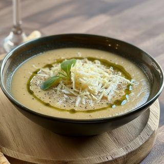 Lentil soup with smoked suluguni