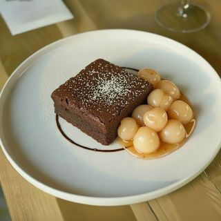 Brownie with Сherry Sauce