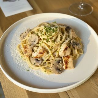 Creamy Mushroom Chicken Pasta 