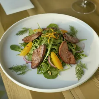 Warm salad with chicken liver