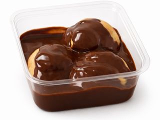 პროფიტროლი შოკოლადით