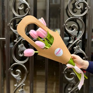 ვარდისფერი ტიტები