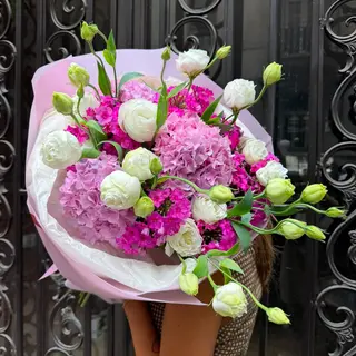 Majestic Pink Hydrangea & White Lisianthus
