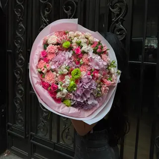 Grandeur Floral
