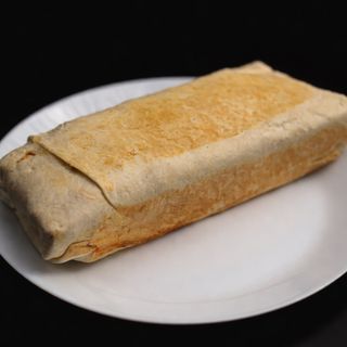 ქათმის გიგანტური ბურიტო + სასმელი