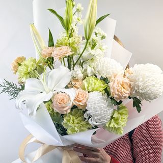 თაიგული შროშანებითა და ქრიზანთემებით 3172