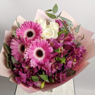 გერბერები და ვარდები 2123