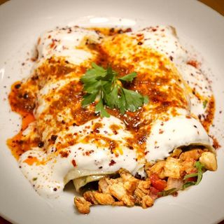 Beyti Tavuk Tantuni (Beyti Chicken Tantuni)