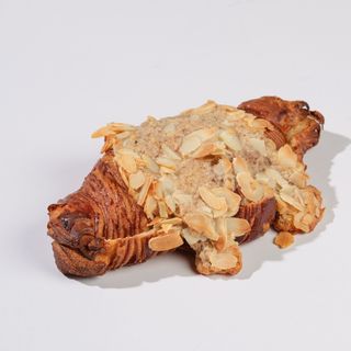 ნუშის კრუასანი