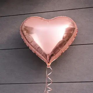 ვარდისფერი ფოლგირებული გული