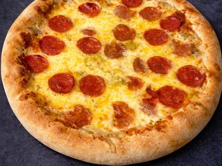 პიცა ხუთი ყველი პეპერონით 28სმ