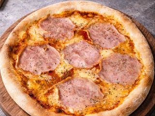 პიცა ინდაურის ლორით 40 სმ