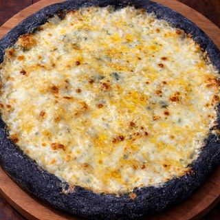 პიცა ჩიზ ბორტი 5 ყველი