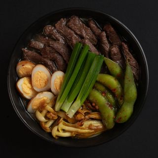 სამ იუკ გუკი - საფირმო წვნიანი (sam yuk guk)