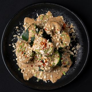 დატეხილი კიტრი (Crushed cucumbers )