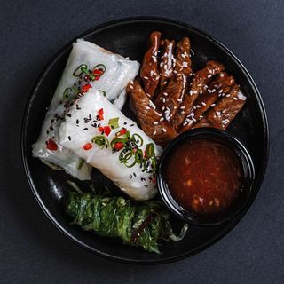 სპრინგ-როლები საქონლის ხორცით და ბოსტნეულით (spring-roll beef)