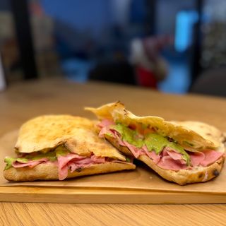 მორტადელა სენდვიჩი