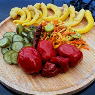 მწნილის ასორტი