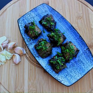 ბადრიჯანი ნივრით