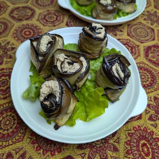 ბადრიჯანი ნიგვზით