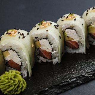 კიტრის როლი (cucumber roll)