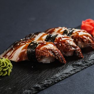 გველთევზას ნიგირი (Eel nigiri)