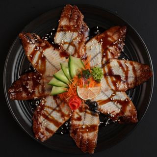 საშიმი გველთევზა (Eel sashimi)