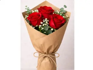 3 წითელი ვარდის თაიგული