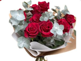 8 წითელი ვარდი