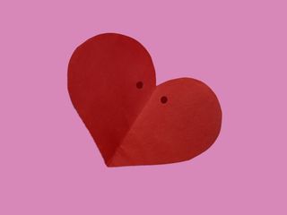 გულის ფორმის წითელი ბარათი